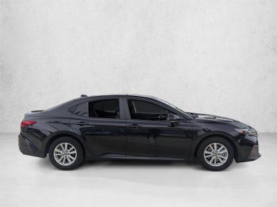 2025 Toyota Camry LE (SE)