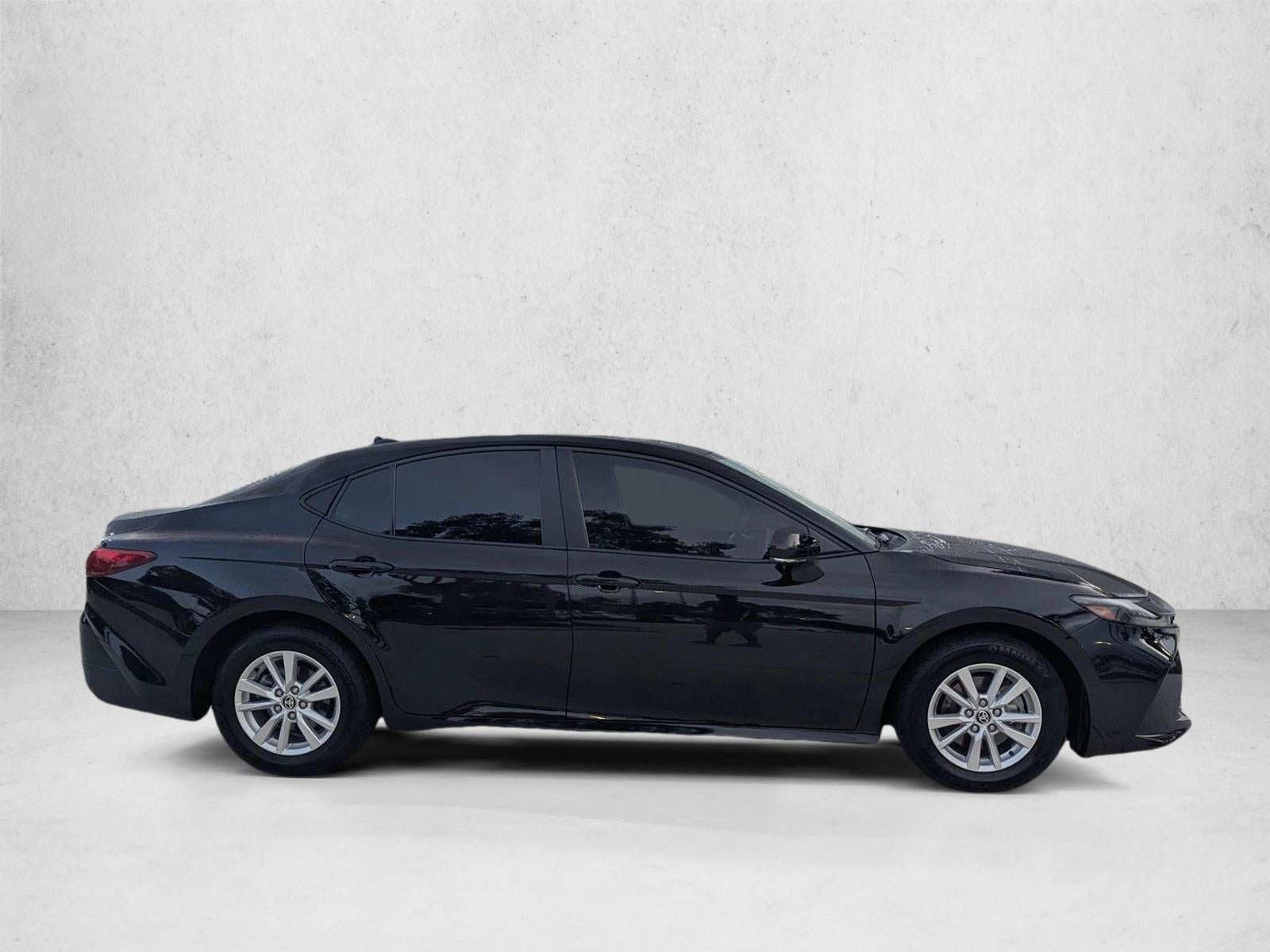 2025 Toyota Camry LE (SE)