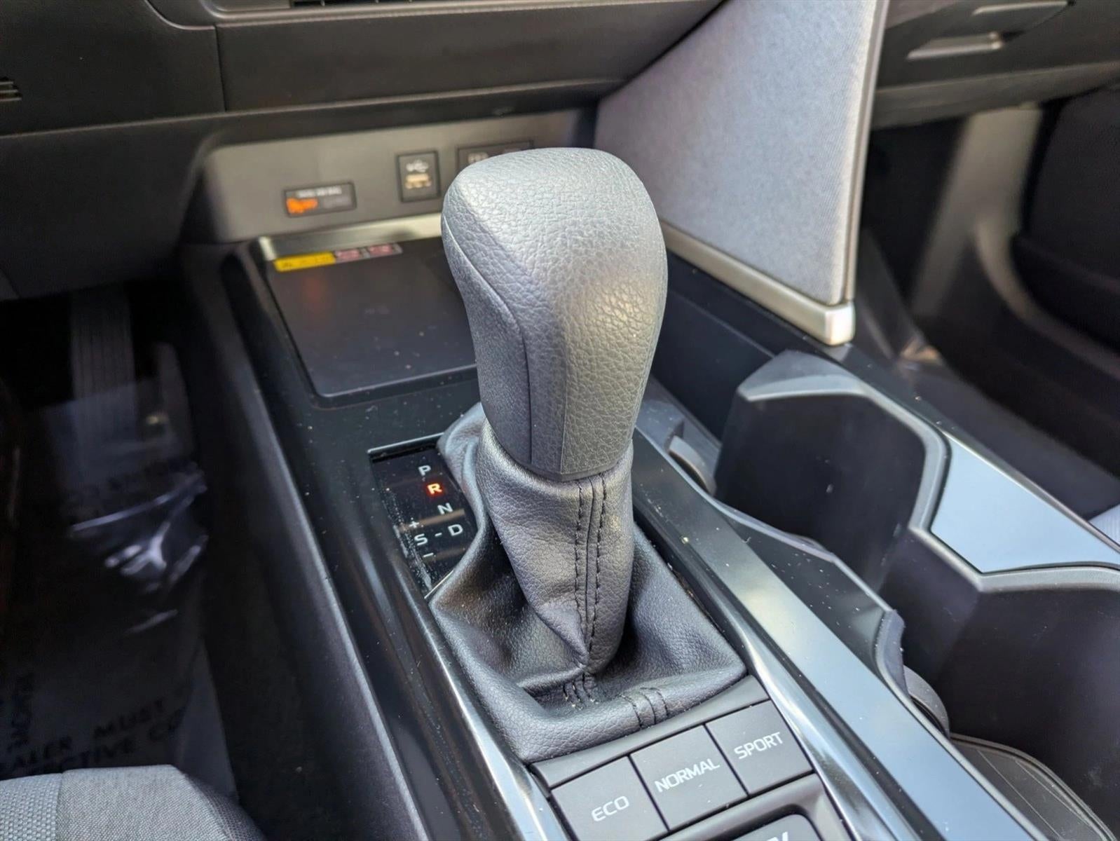 2025 Toyota Camry LE (SE)