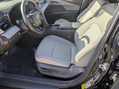 2025 Toyota Camry LE (SE)