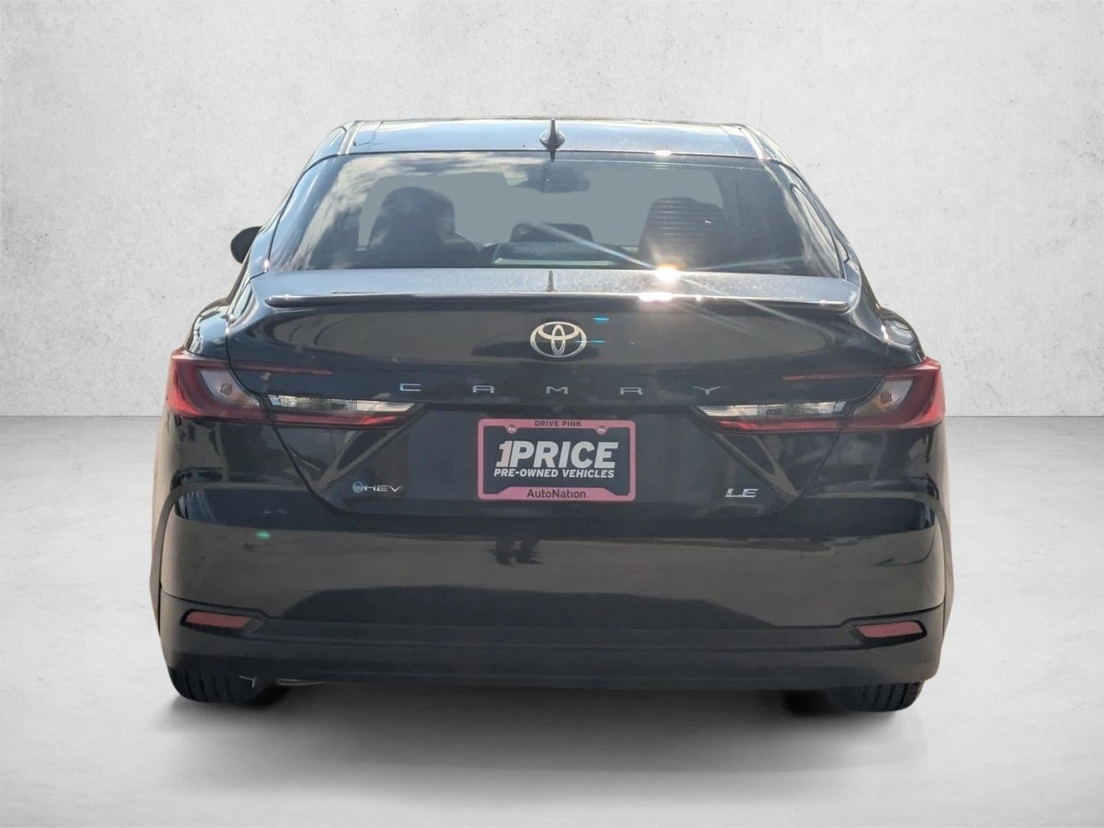 2025 Toyota Camry LE (SE)