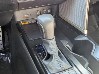 2025 Toyota Camry SE (Natl)