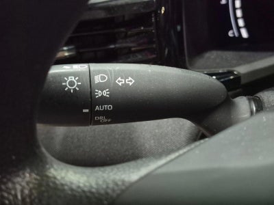 2025 Toyota Camry LE (SE)