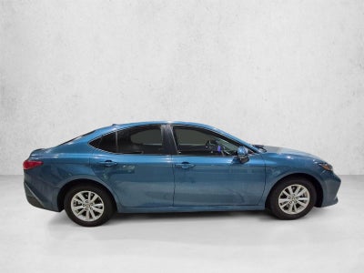 2025 Toyota Camry LE (SE)