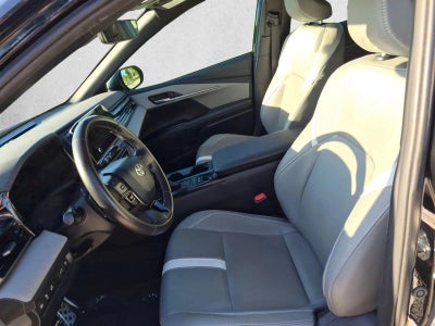 2025 Toyota Camry SE (SE)