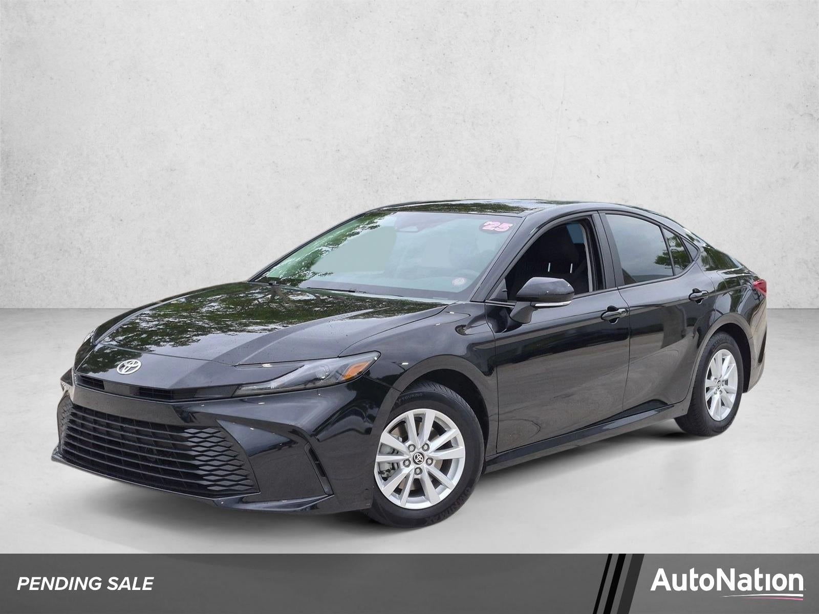 2025 Toyota Camry LE (SE)