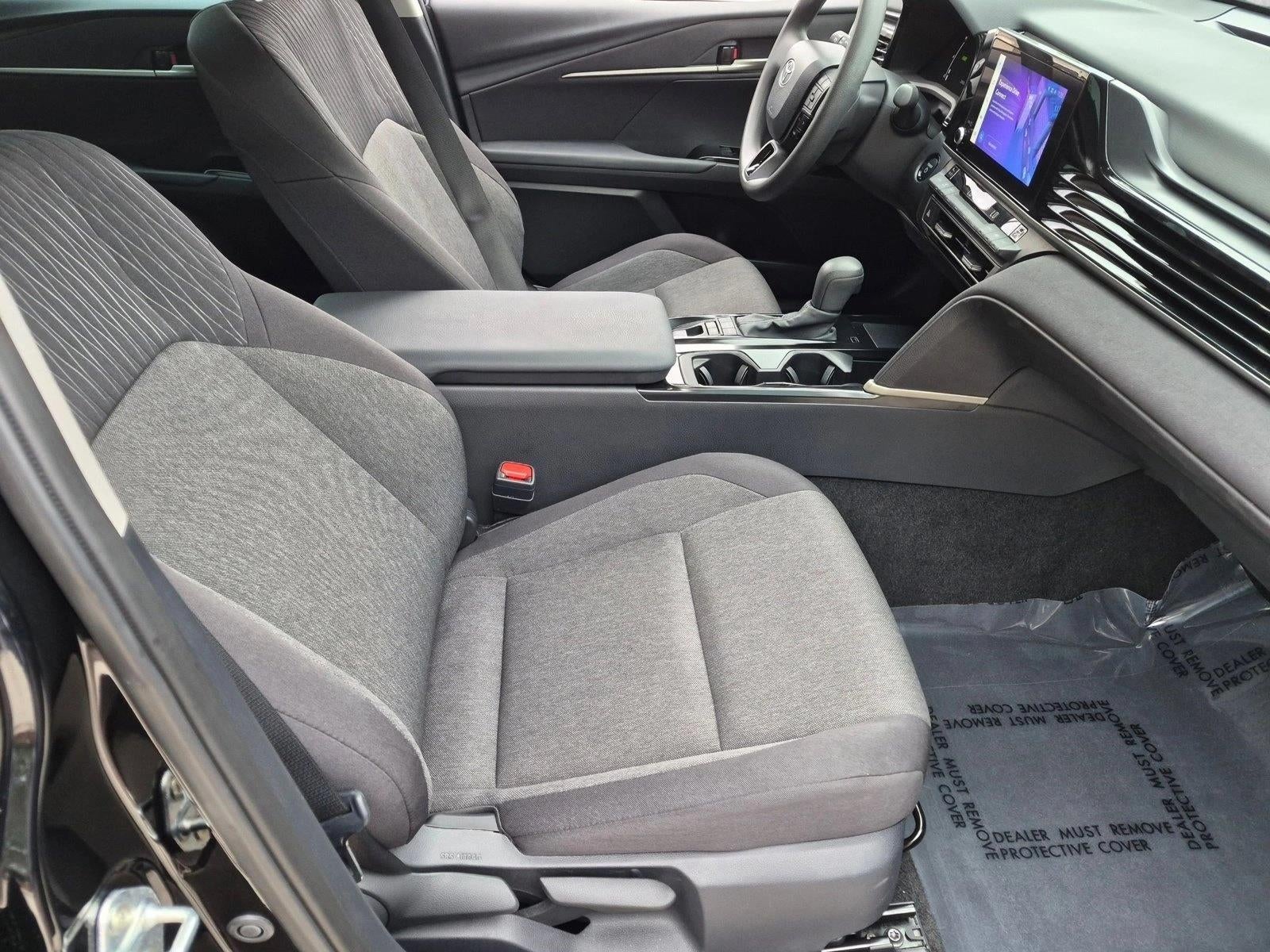 2025 Toyota Camry LE (SE)