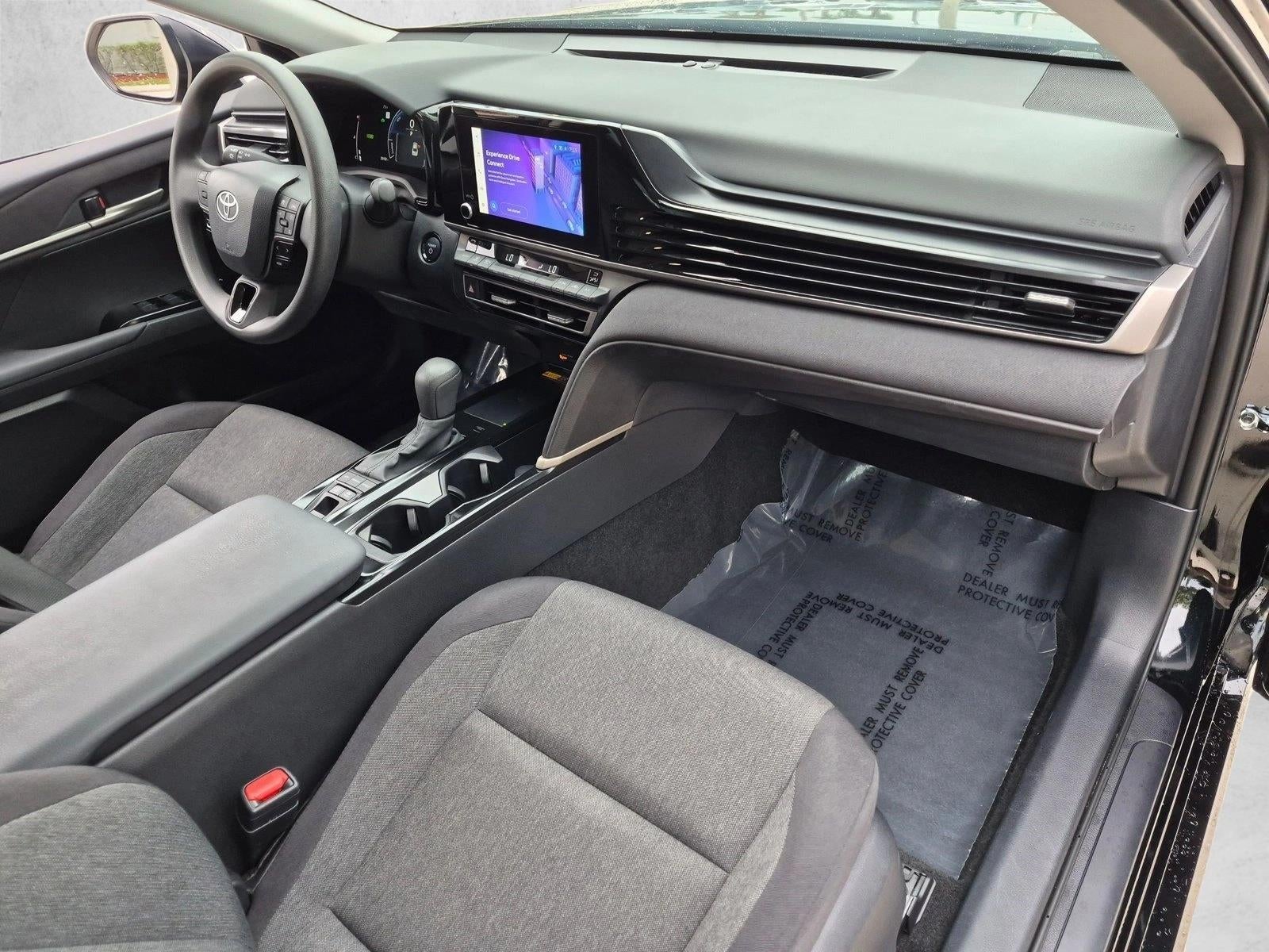 2025 Toyota Camry LE (SE)