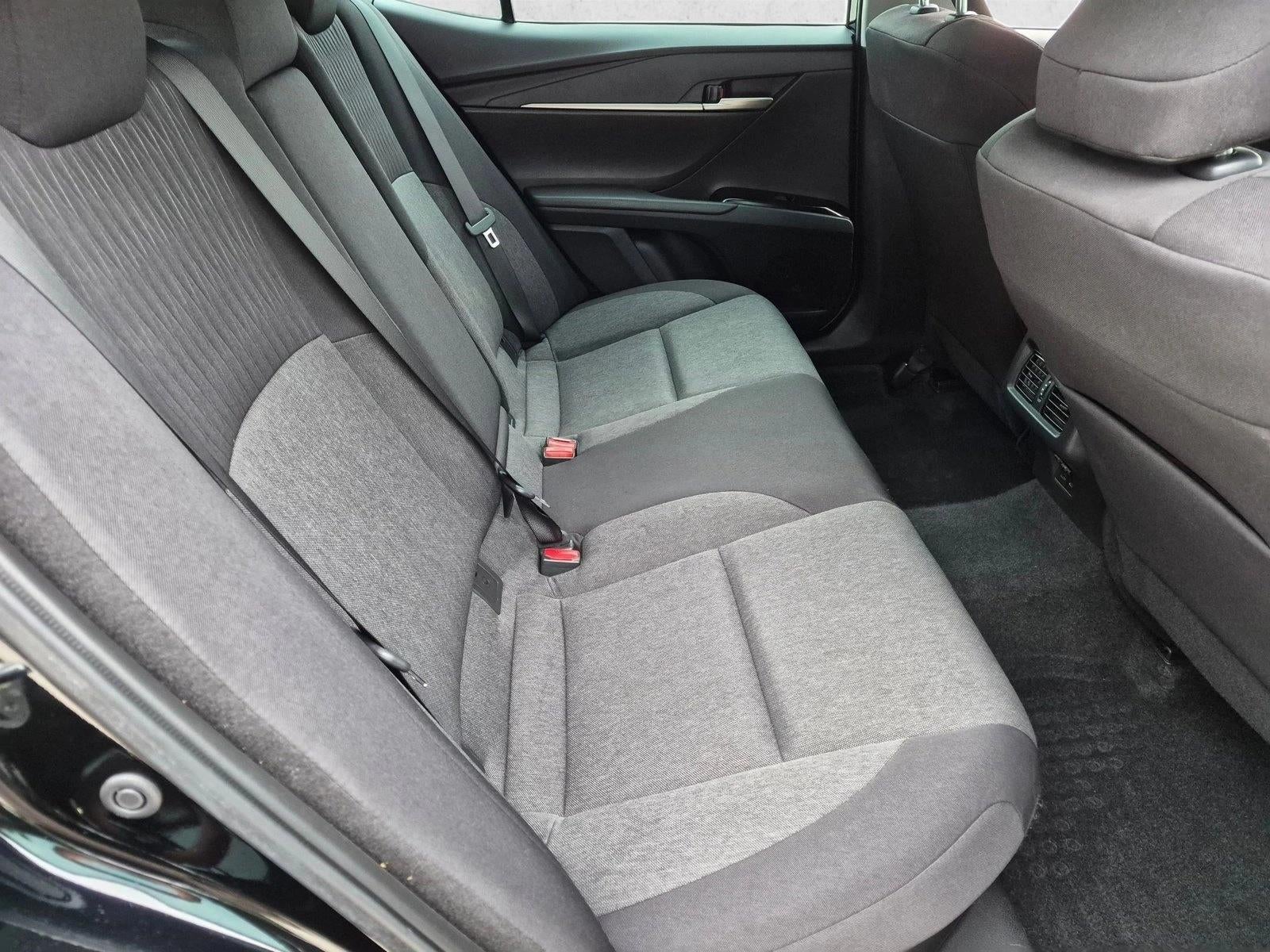2025 Toyota Camry LE (SE)