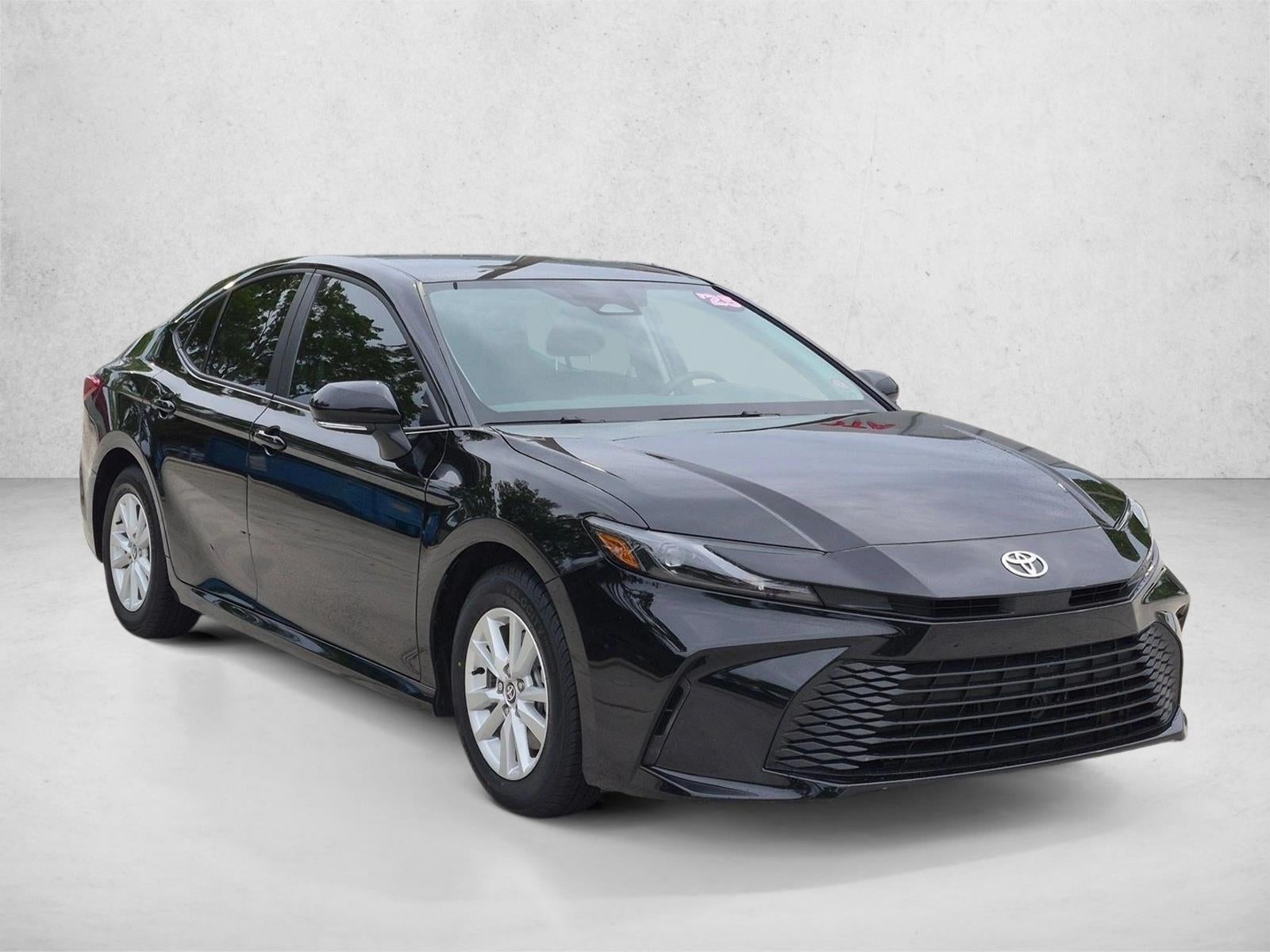 2025 Toyota Camry LE (SE)