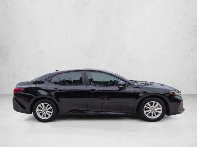 2025 Toyota Camry LE (SE)
