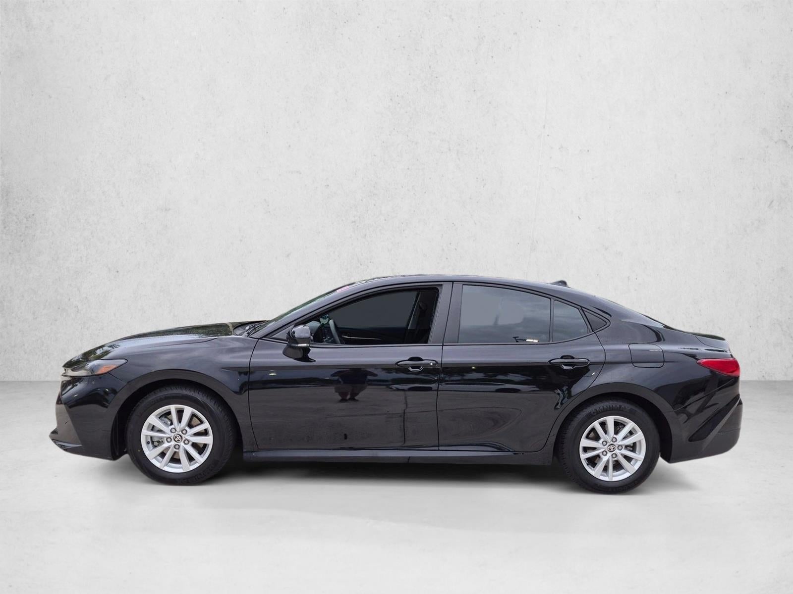 2025 Toyota Camry LE (SE)