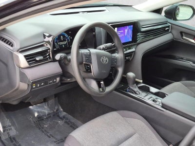 2025 Toyota Camry LE (SE)