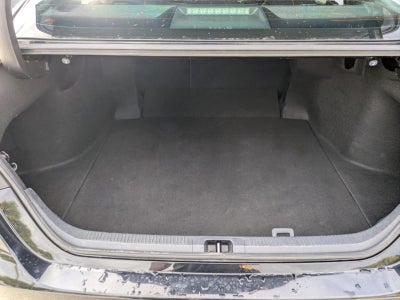 2020 Toyota Camry SE Auto (SE)