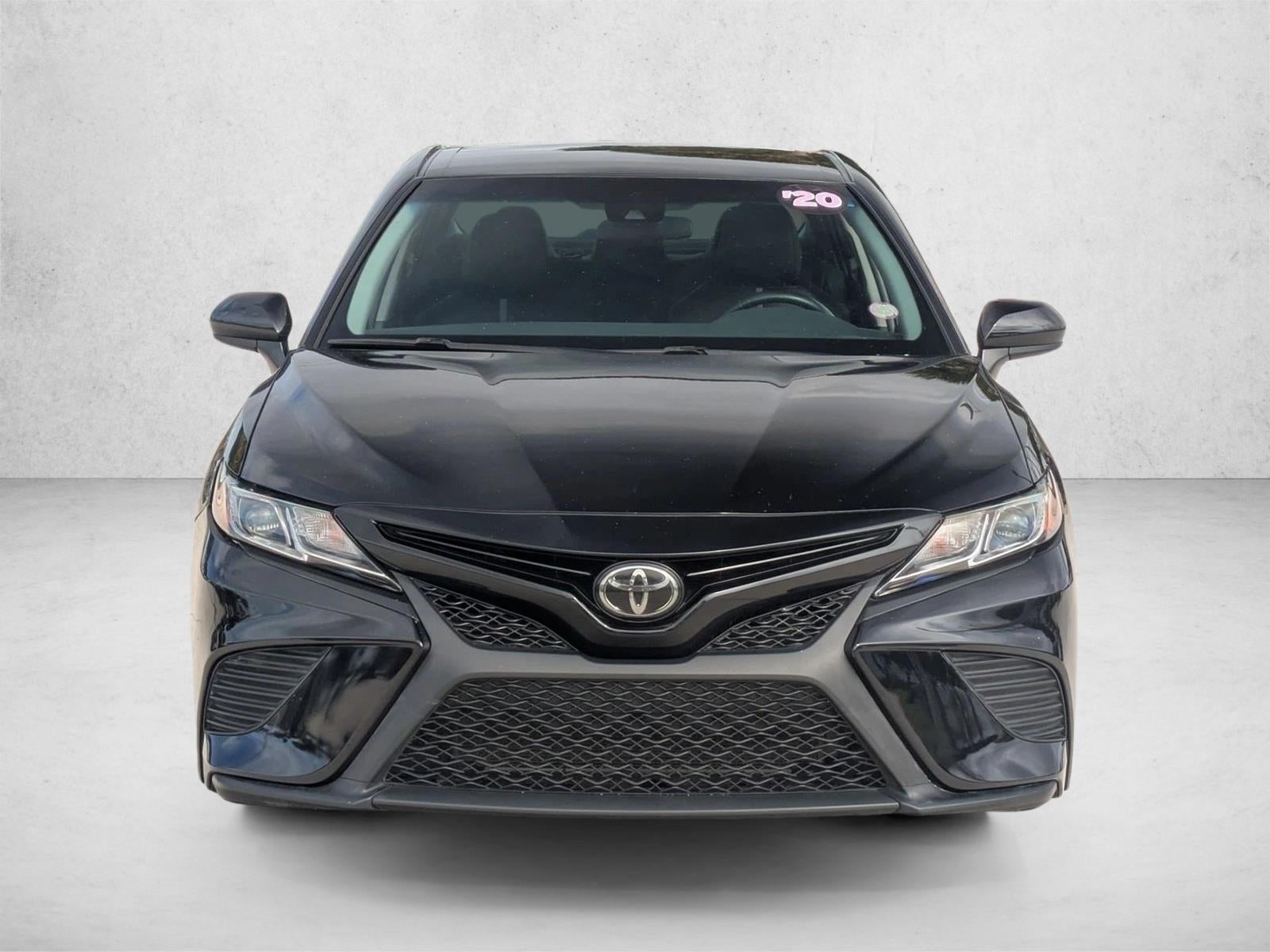 2020 Toyota Camry SE Auto (SE)