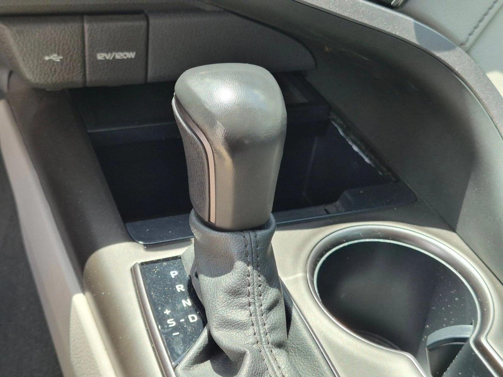 2023 Toyota Camry SE Auto (SE)