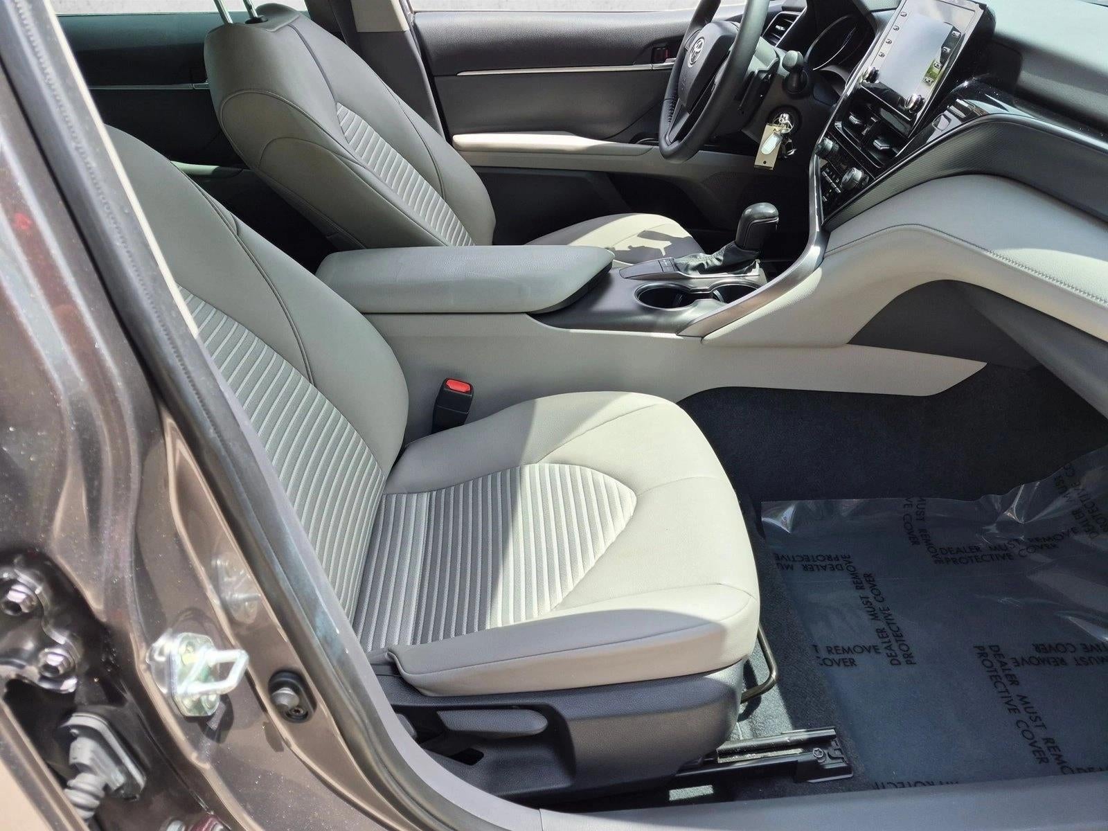 2023 Toyota Camry SE Auto (SE)