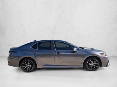2024 Toyota Camry SE Auto (SE)