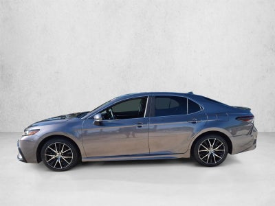 2024 Toyota Camry SE Auto (SE)