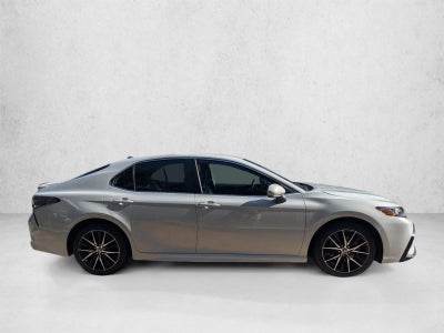 2024 Toyota Camry SE Auto (SE)