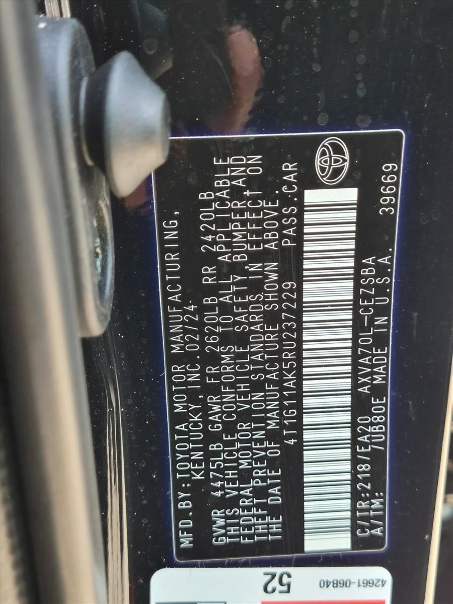 2024 Toyota Camry SE Auto (SE)