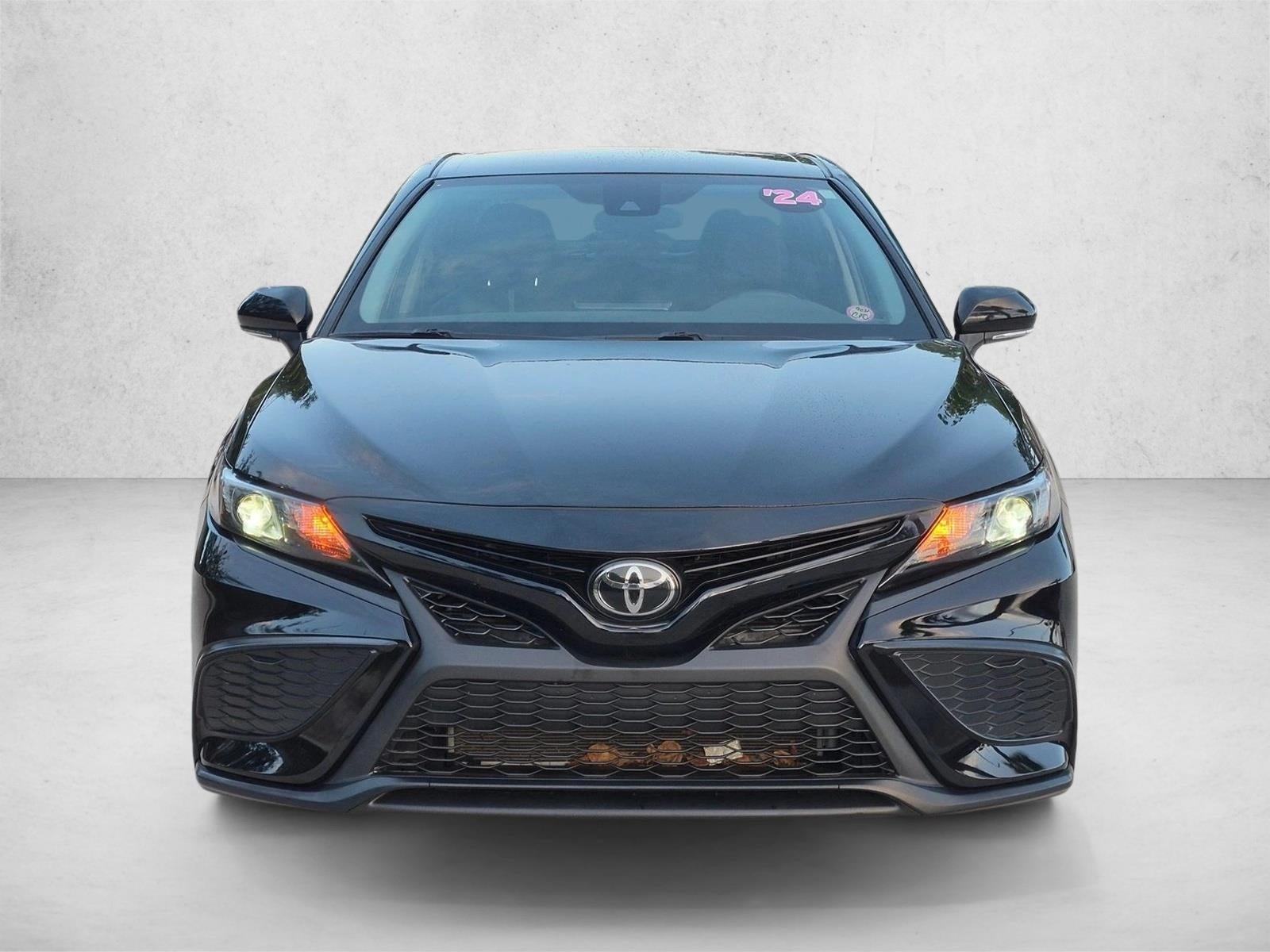 2024 Toyota Camry SE Auto (SE)