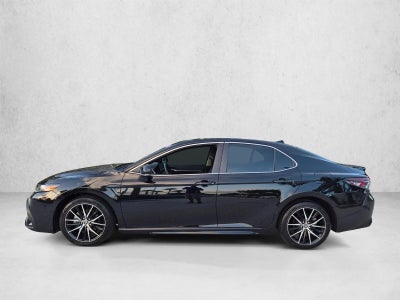 2024 Toyota Camry SE Auto (SE)