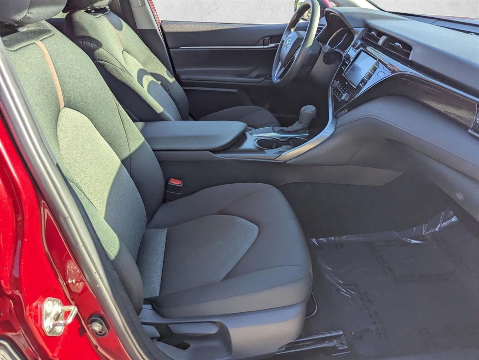 2020 Toyota Camry LE Auto (SE)