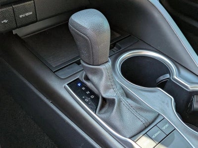 2024 Toyota Camry LE Auto (SE)