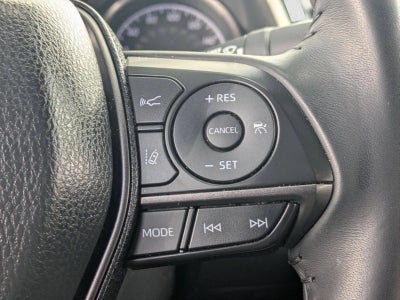 2022 Toyota Camry SE Auto (SE)