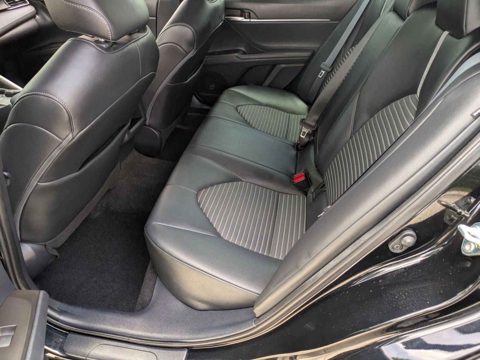 2022 Toyota Camry SE Auto (SE)