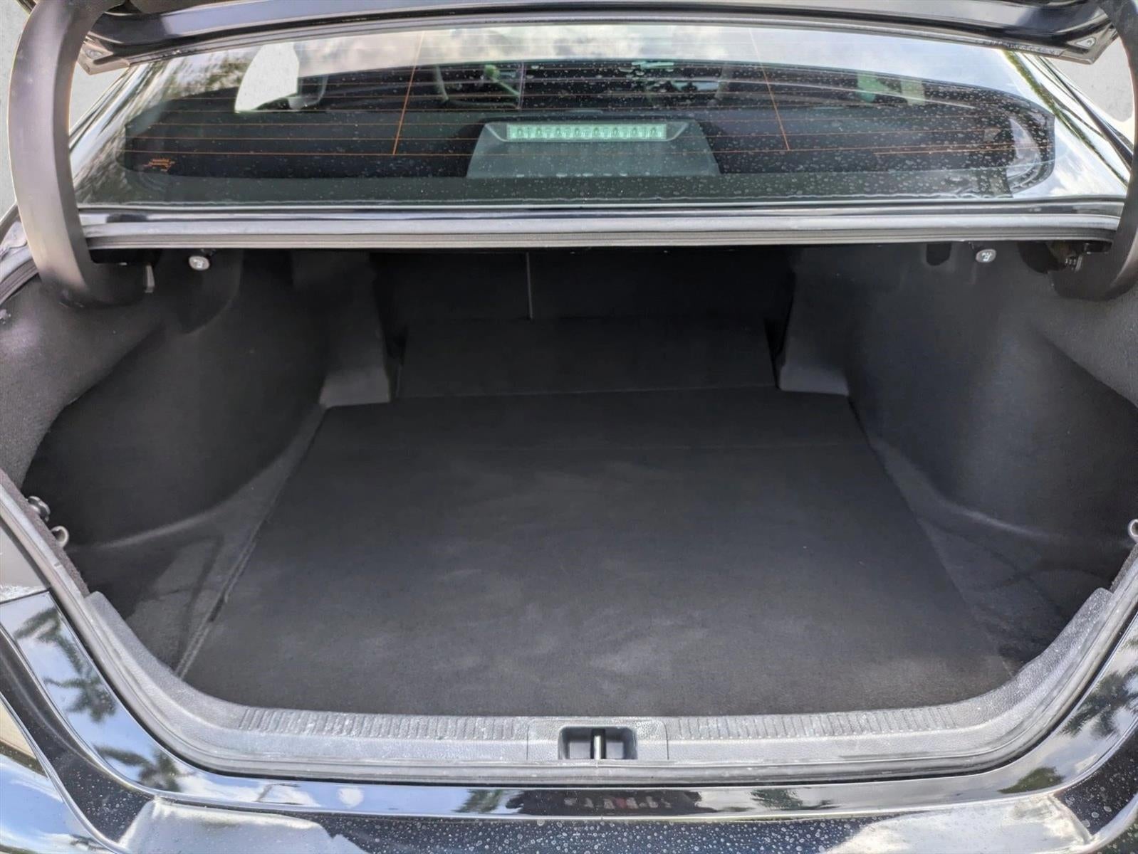 2022 Toyota Camry SE Auto (SE)