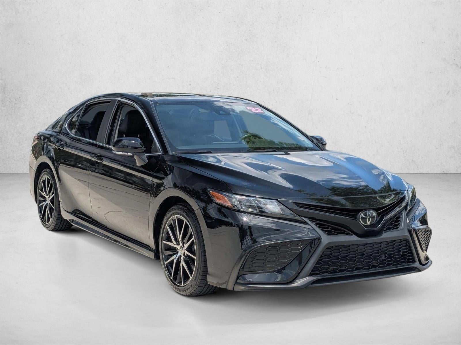 2022 Toyota Camry SE Auto (SE)