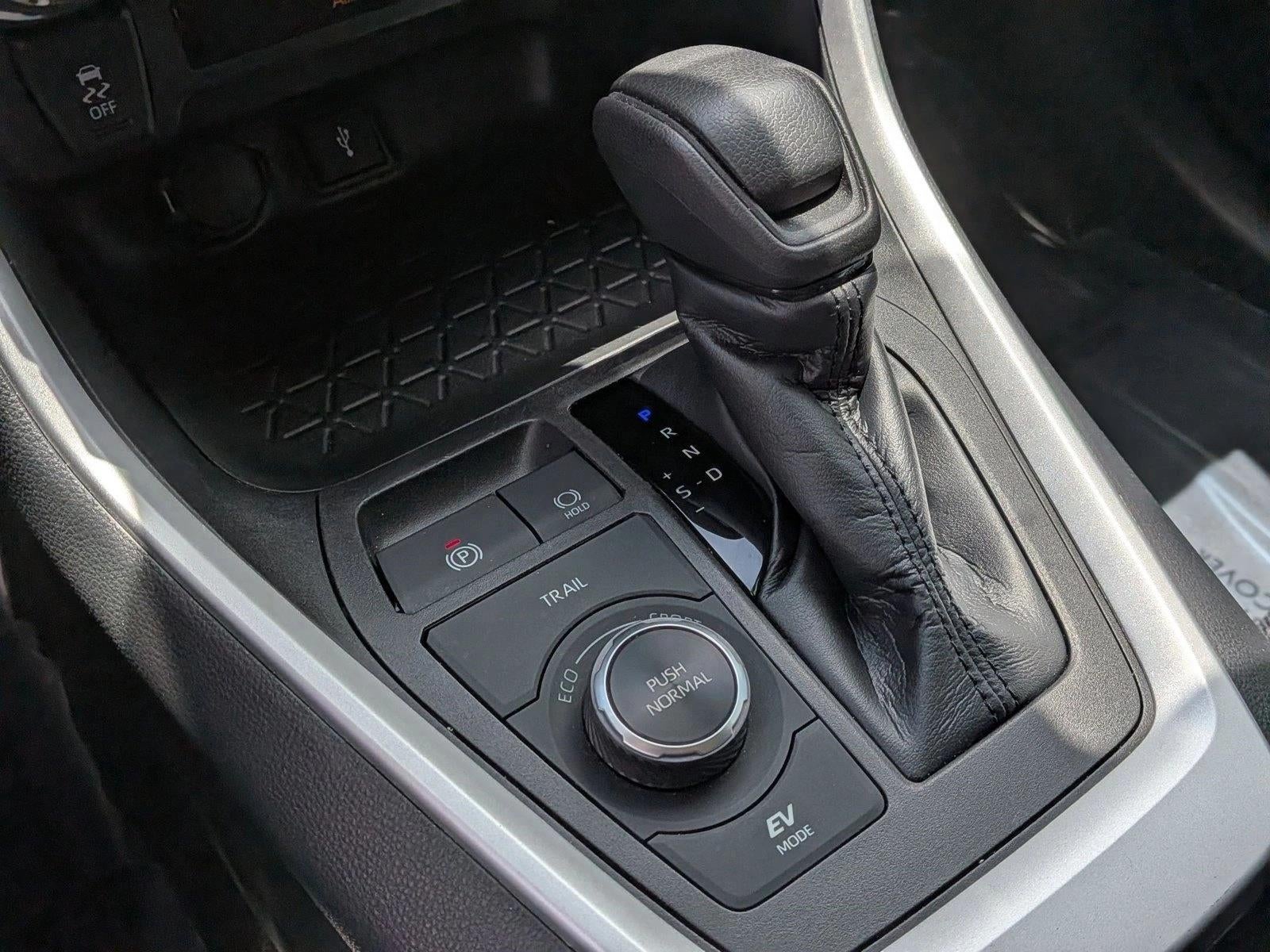 2022 Toyota RAV4 Hybrid XLE AWD (Natl)