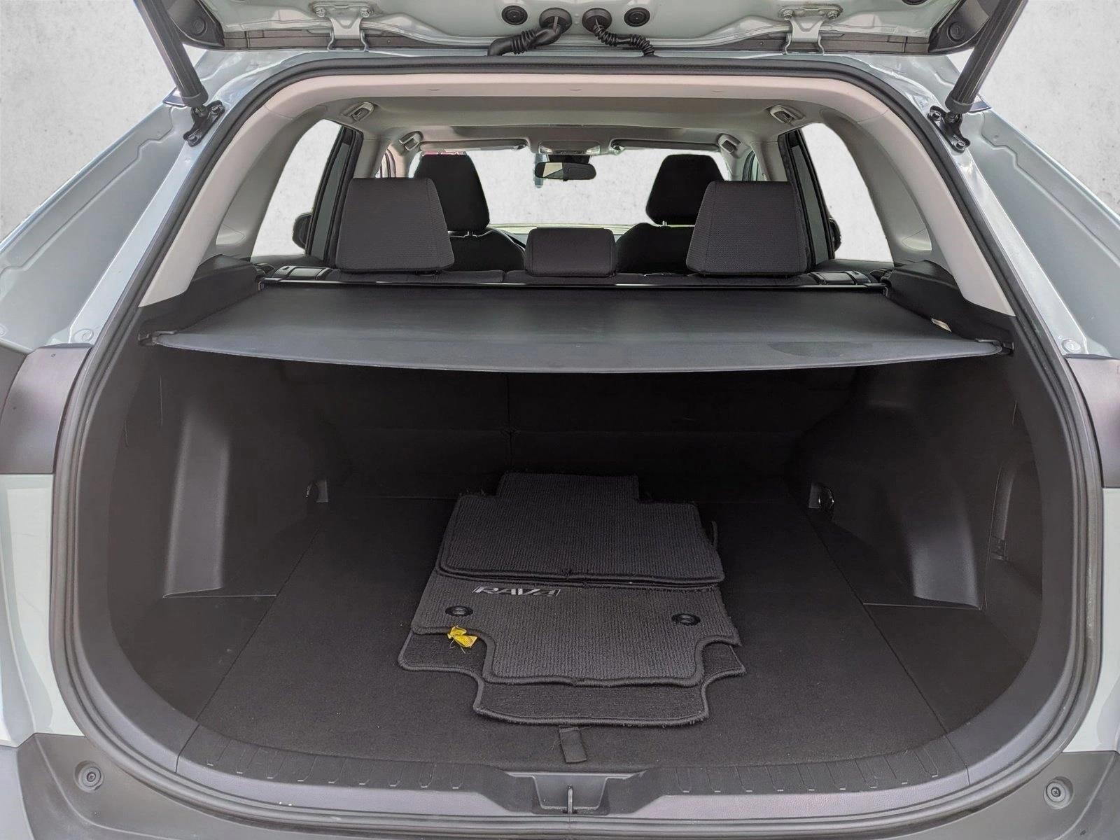 2022 Toyota RAV4 Hybrid XLE AWD (Natl)