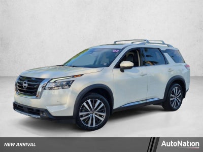 2022 Nissan Pathfinder Platinum 2WD