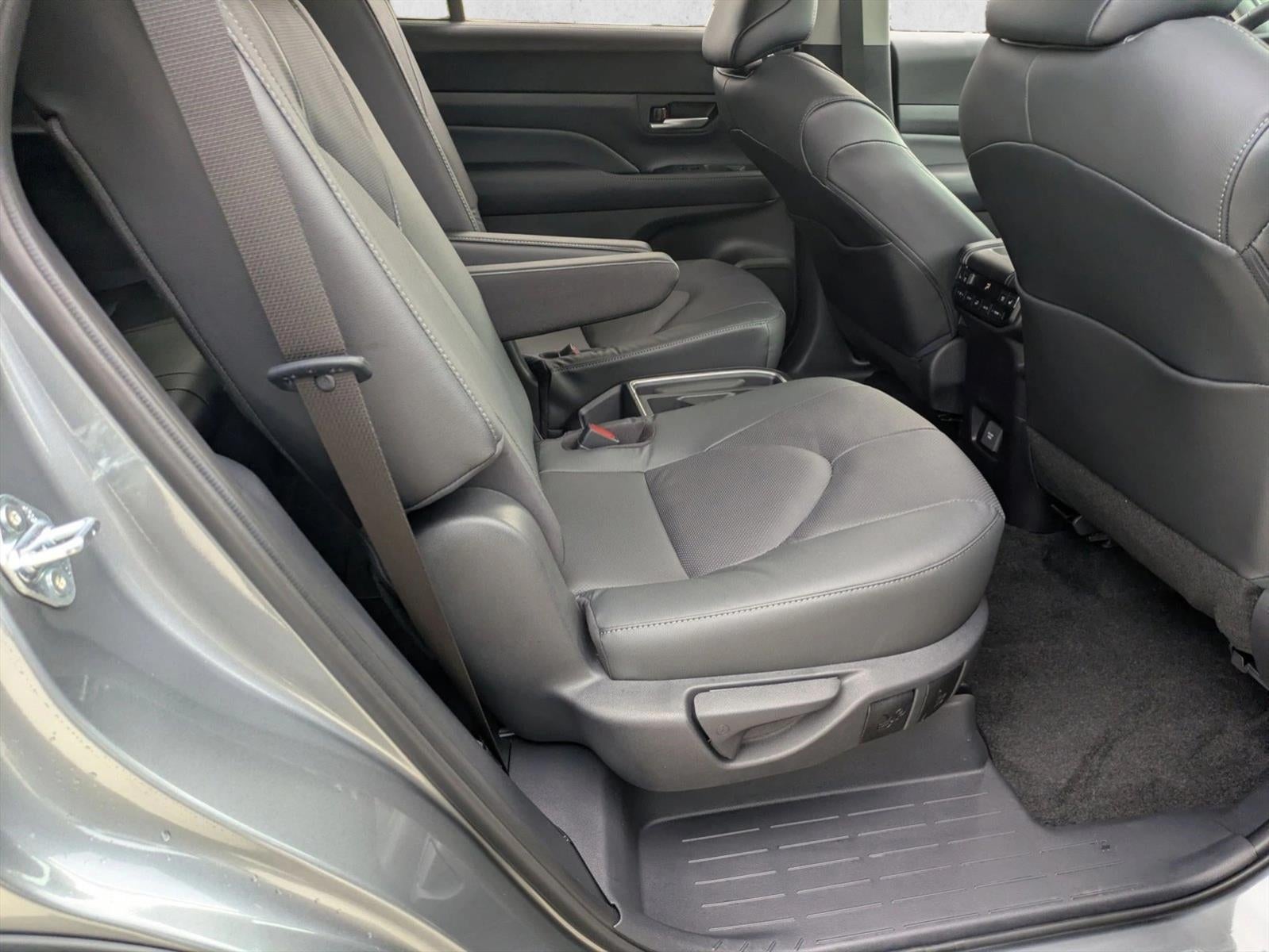 2025 Toyota Grand Highlander Platinum AWD (Natl)