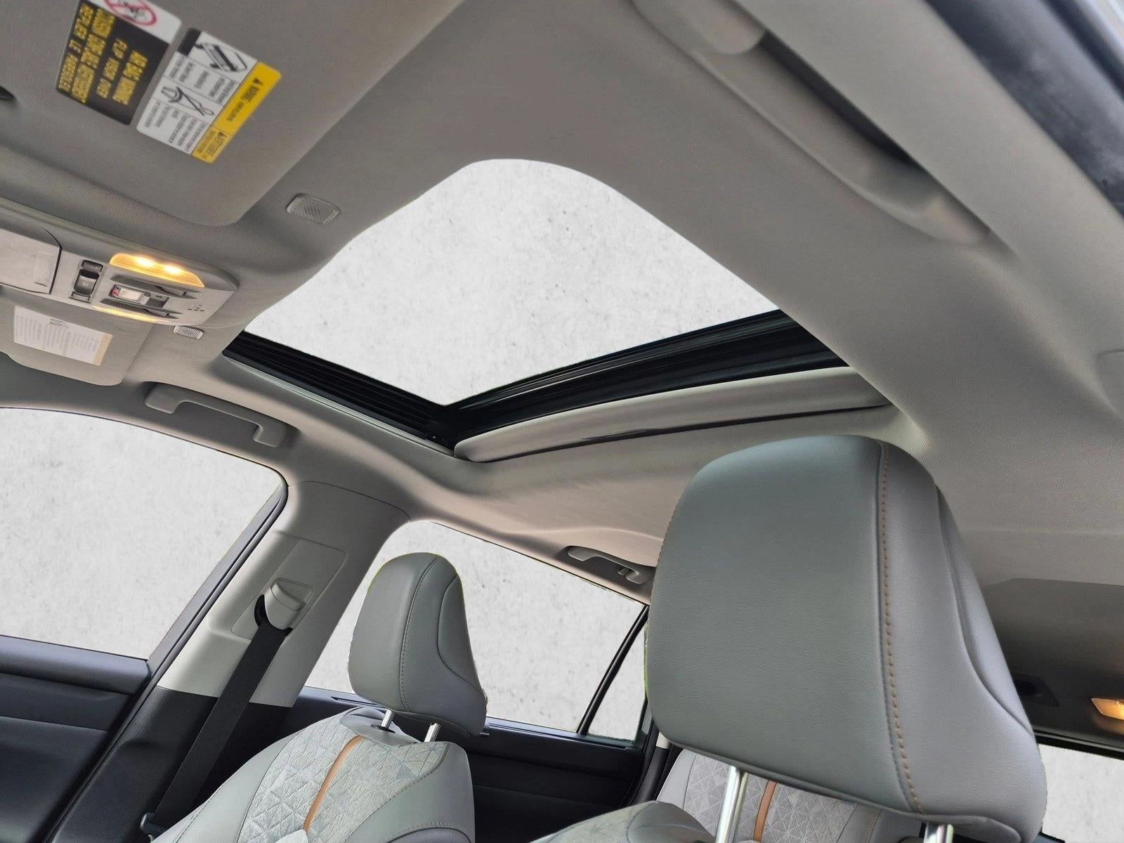 2023 Toyota Highlander Hybrid Bronze Edition AWD (Natl)
