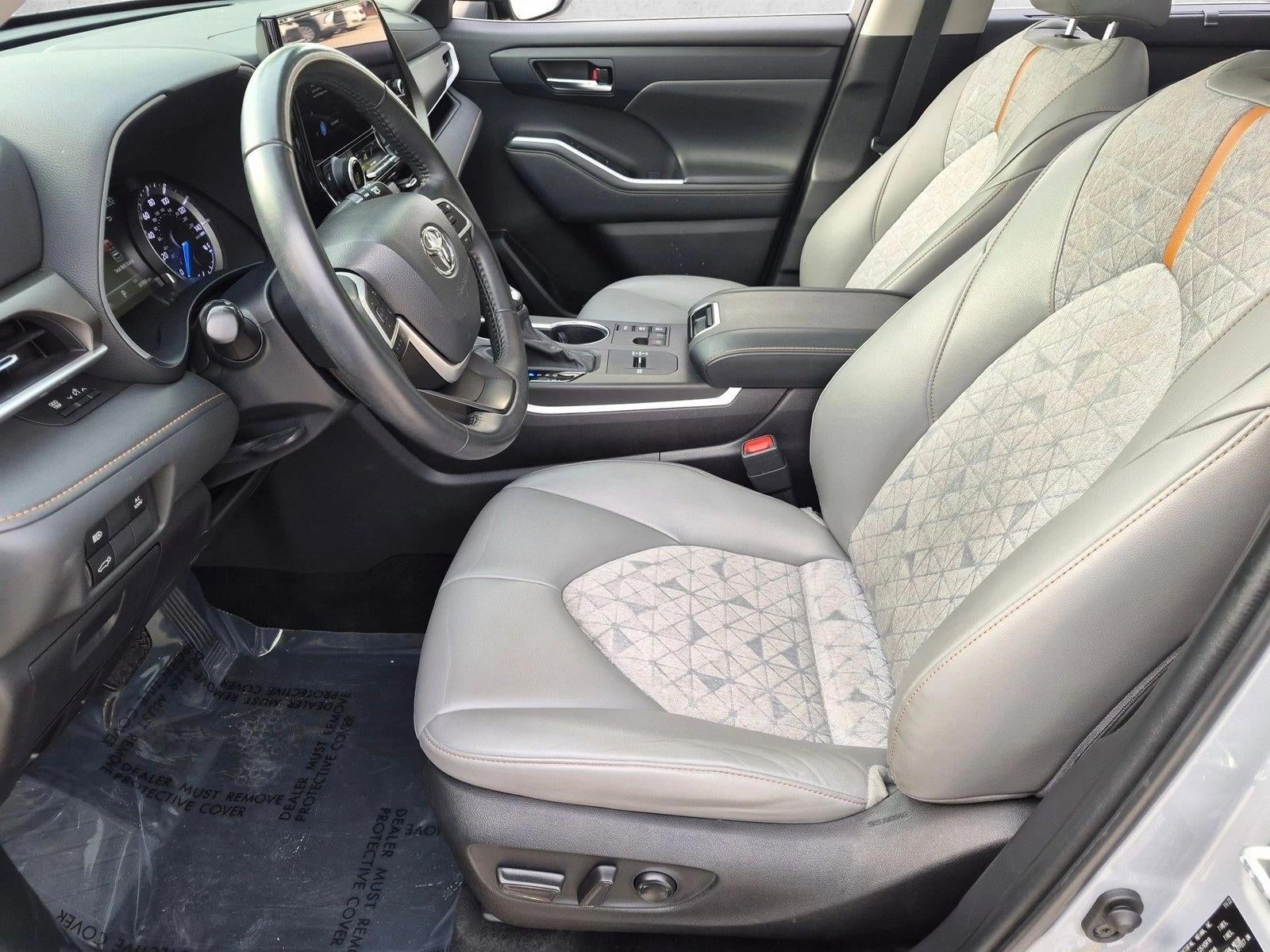 2023 Toyota Highlander Hybrid Bronze Edition AWD (Natl)