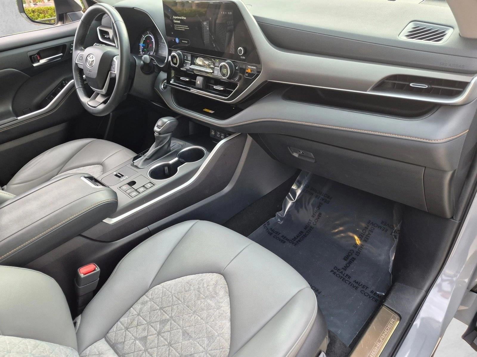 2023 Toyota Highlander Hybrid Bronze Edition AWD (Natl)