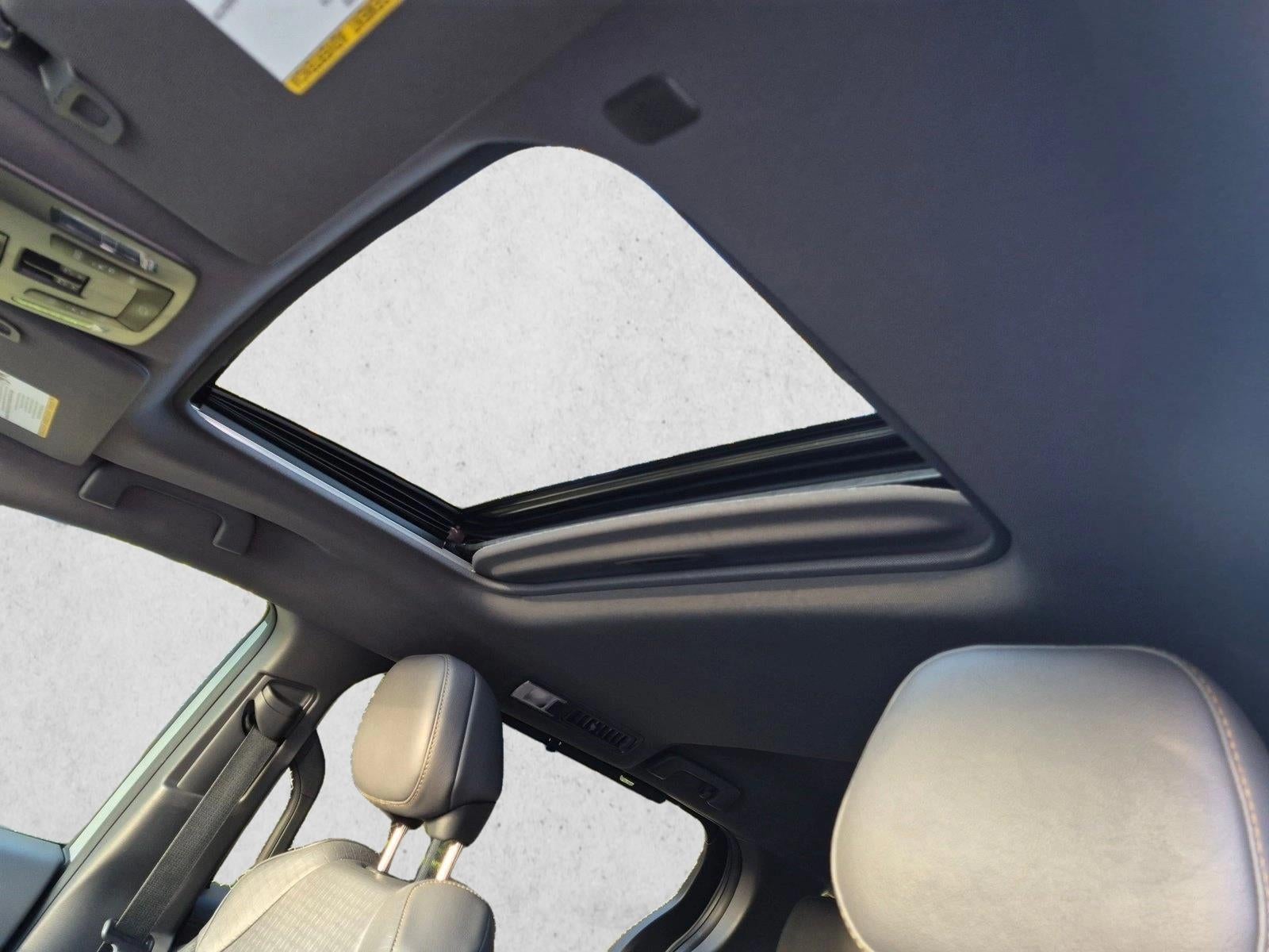 2022 Toyota Sienna XLE Woodland Edition AWD (Natl)