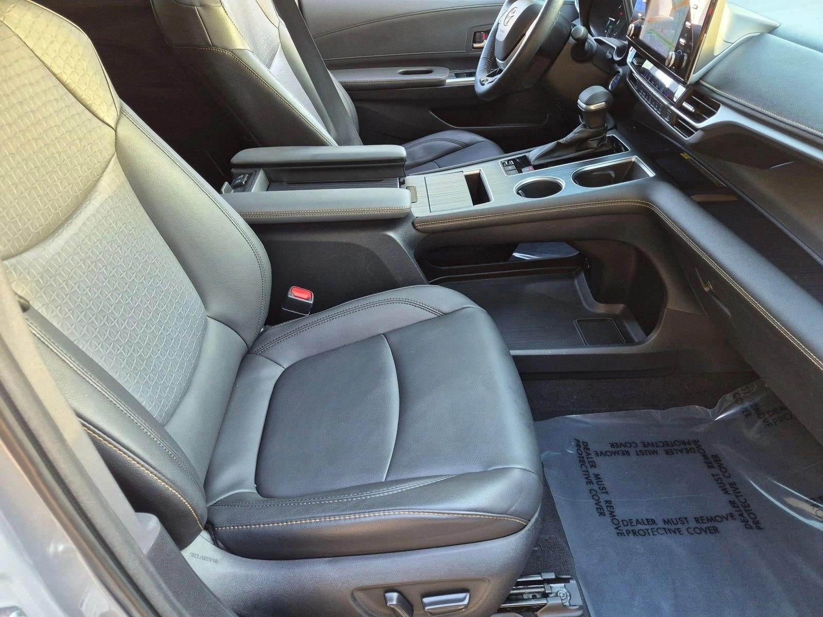 2022 Toyota Sienna XLE Woodland Edition AWD (Natl)