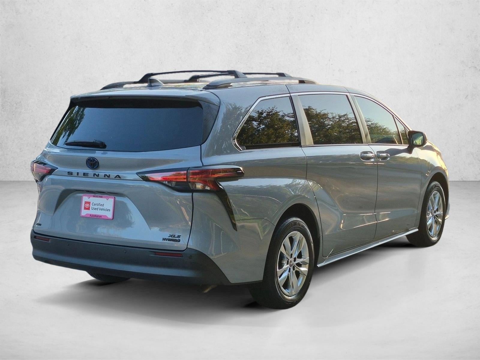 2022 Toyota Sienna XLE Woodland Edition AWD (Natl)