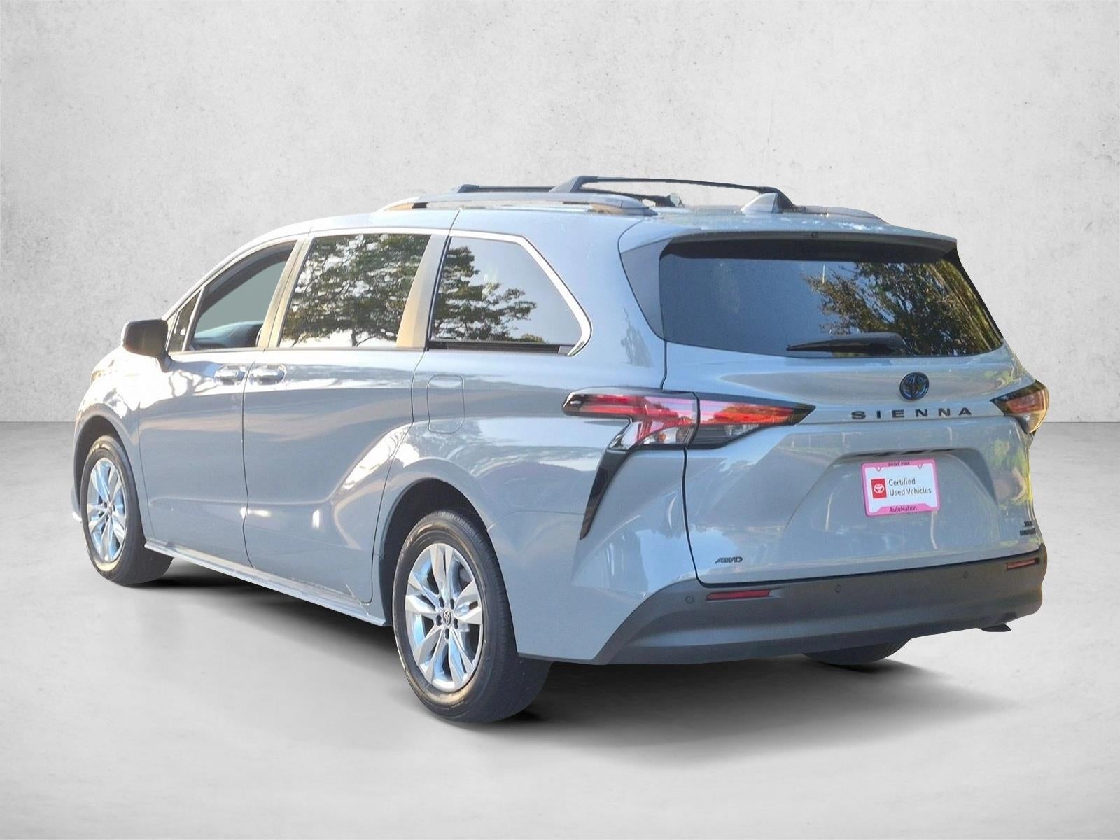 2022 Toyota Sienna XLE Woodland Edition AWD (Natl)