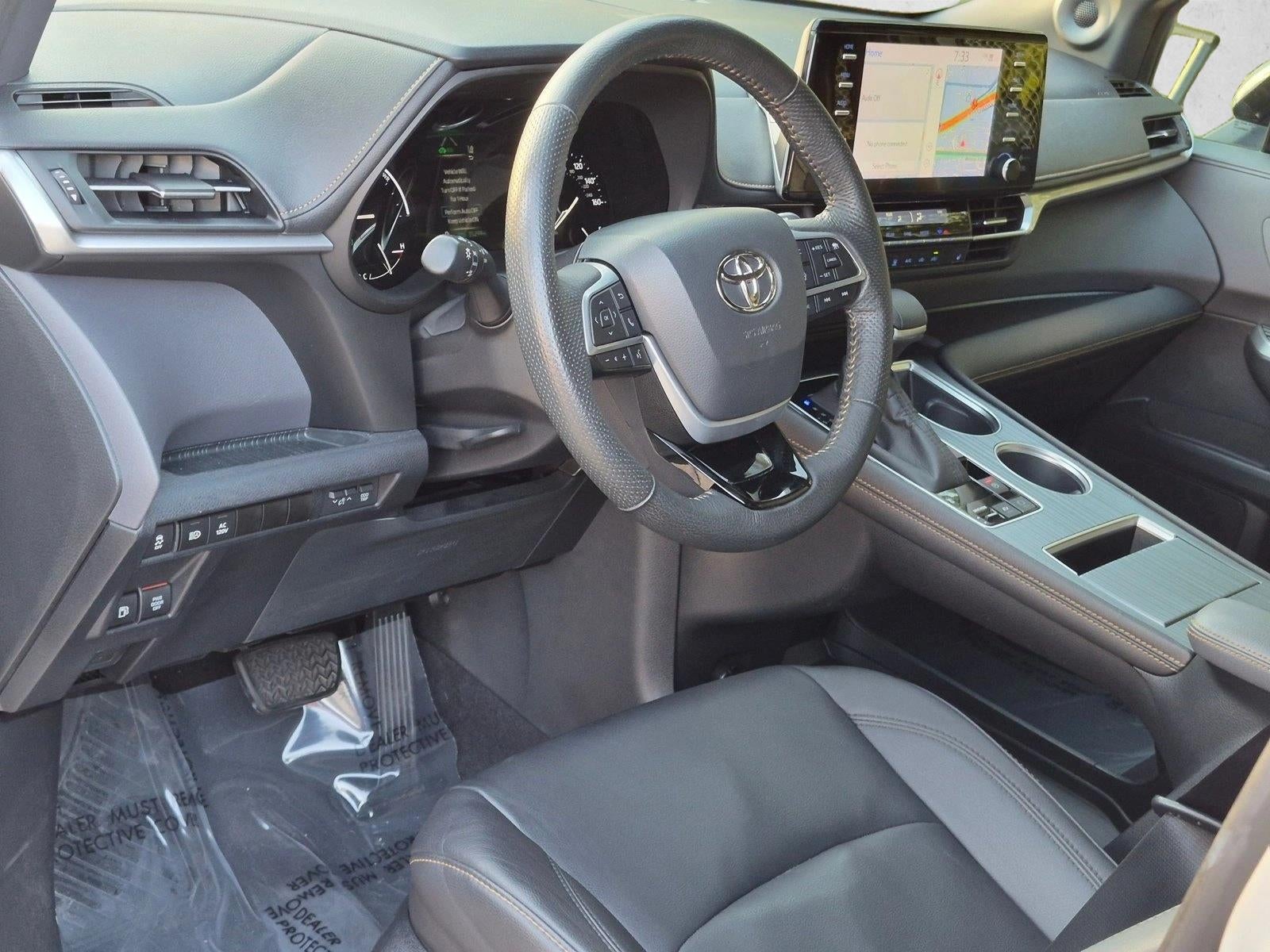 2022 Toyota Sienna XLE Woodland Edition AWD (Natl)