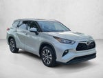 2020 Toyota Highlander XLE FWD (Natl)