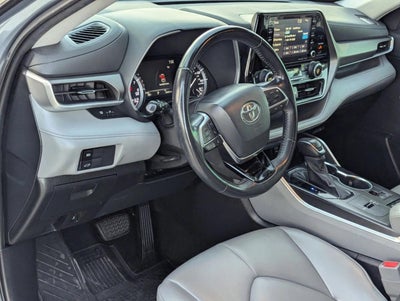 2021 Toyota Highlander XLE FWD (Natl)