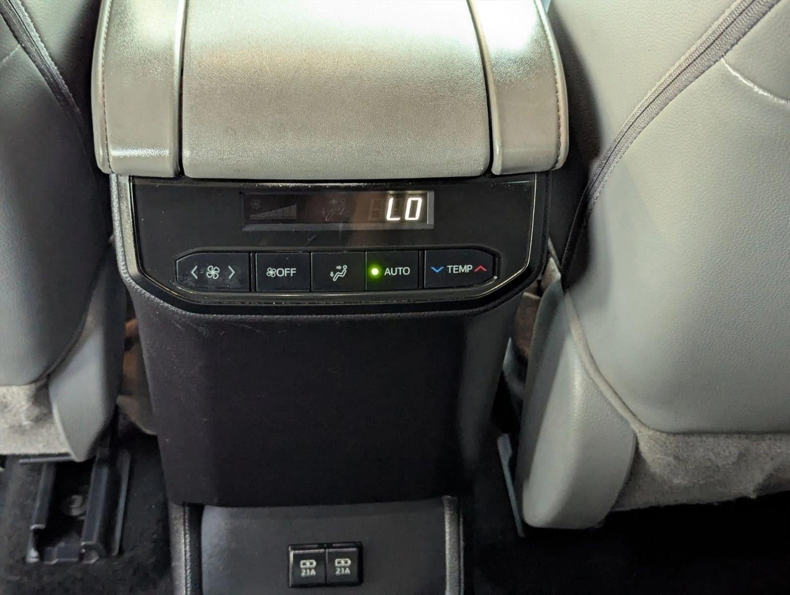 2021 Toyota Highlander XLE FWD (Natl)