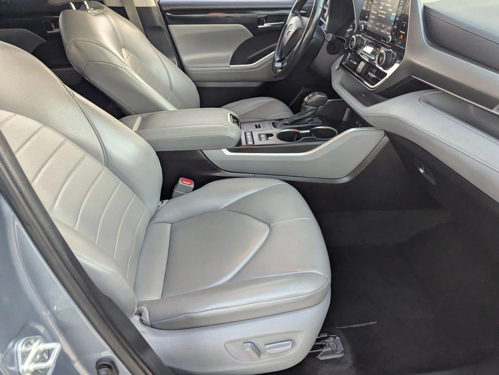 2021 Toyota Highlander XLE FWD (Natl)