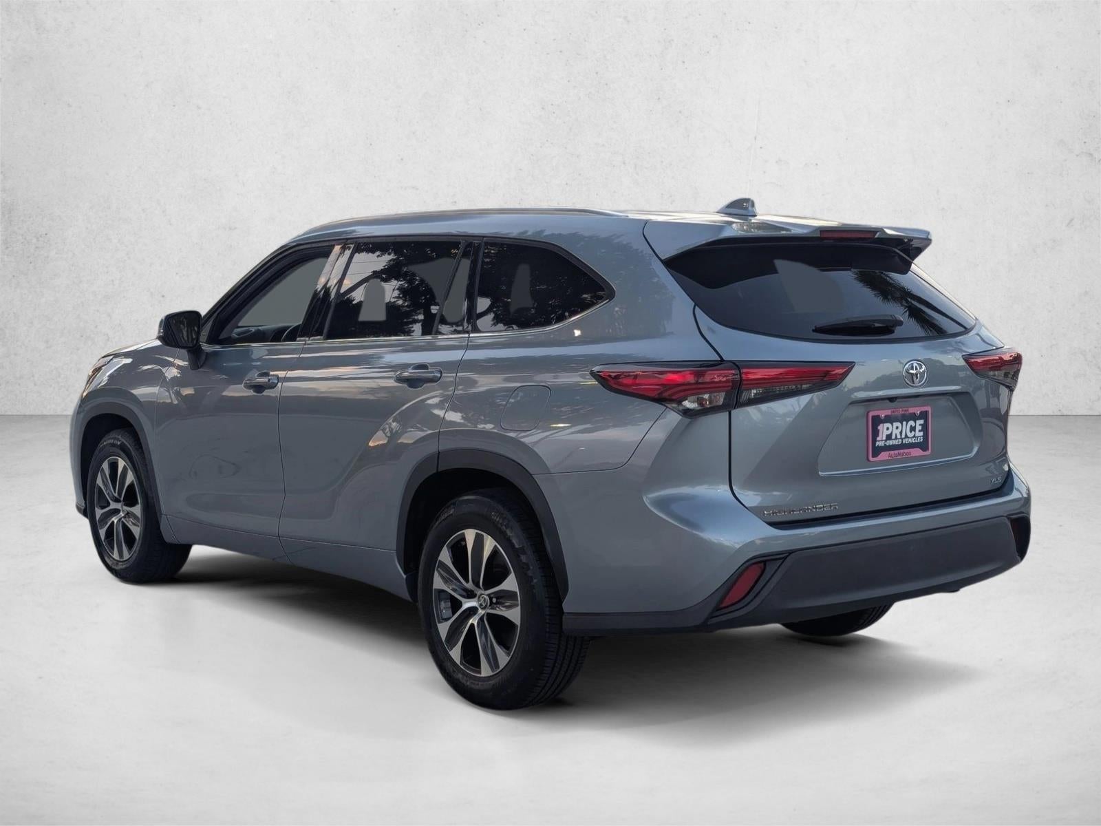 2021 Toyota Highlander XLE FWD (Natl)